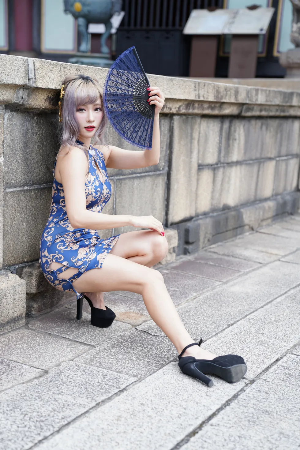 [Mzsock] NO.149 Xue Kaiyun blue flower short cheongsam with high heels and beautiful legs street photography#[105P]-84